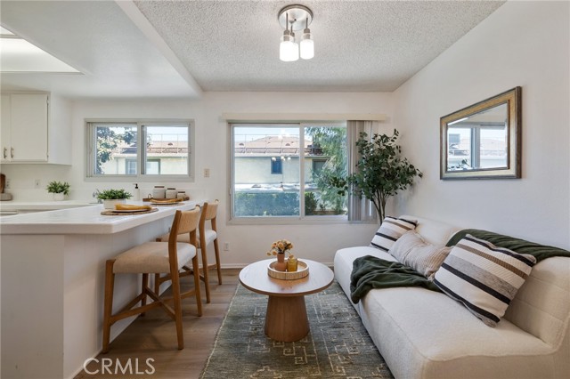 7038 De Celis Place, Van Nuys CA: https://media.crmls.org/medias/d8f050f1-ba6b-4dac-9cc1-a160361b5cb7.jpg
