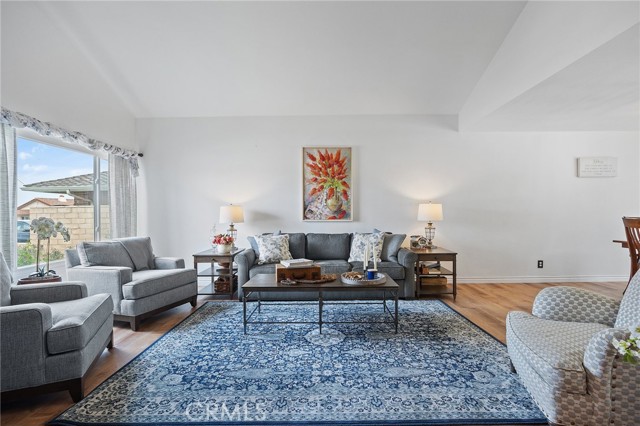 710 W Country Hills W Drive, La Habra CA: https://media.crmls.org/medias/d8f05f8f-8a14-416b-bdde-a47534e8c3db.jpg