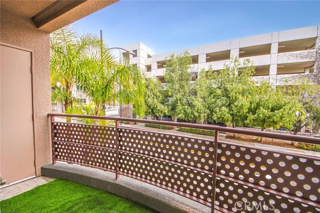 Detail Gallery Image 22 of 23 For 201 E Angeleno Ave #210,  Burbank,  CA 91502 - 2 Beds | 2 Baths