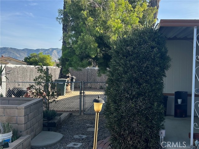 Detail Gallery Image 8 of 9 For 680 Camino Real, Hemet,  CA 92543 - 2 Beds | 2 Baths