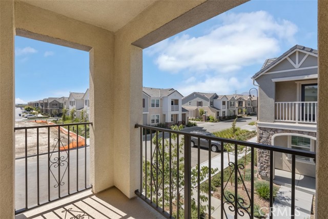 4279 S Hermosa Paseo, Ontario CA: https://media.crmls.org/medias/d8f19d7e-f470-479b-b522-82cf4da8ee4e.jpg