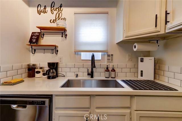 Detail Gallery Image 24 of 42 For 710 Larch St #1/2,  Inglewood,  CA 90301 - 1 Beds | 1 Baths