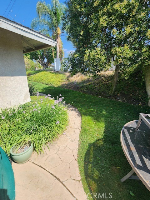 Detail Gallery Image 13 of 13 For 22660 La Rochelle Dr, Saugus,  CA 91350 - 4 Beds | 2 Baths