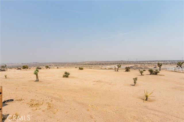23833 Rancho Street, Apple Valley CA: https://media.crmls.org/medias/d8f233b3-18a0-4d08-b2d5-83812584981a.jpg