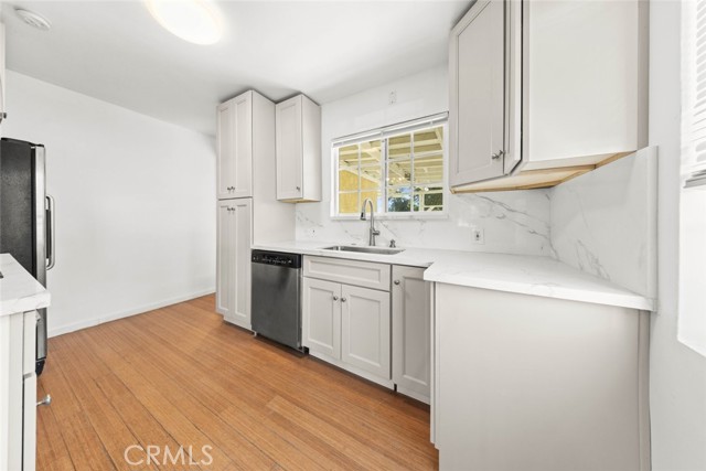 Detail Gallery Image 24 of 52 For 19148 Saticoy St, Reseda,  CA 91335 - 3 Beds | 2 Baths