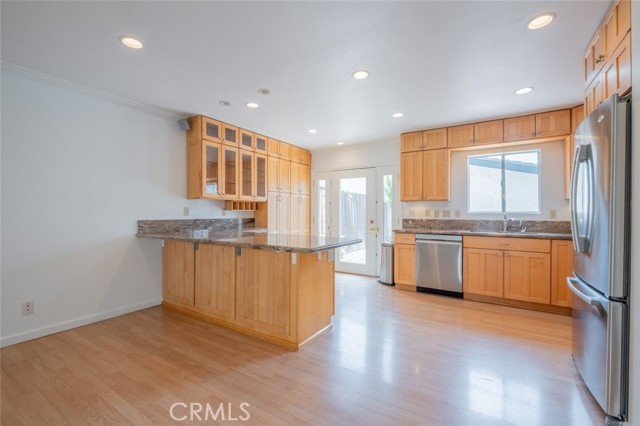 Detail Gallery Image 10 of 33 For 1046 Royal Oaks Dr #B,  Monrovia,  CA 91016 - 3 Beds | 2/1 Baths