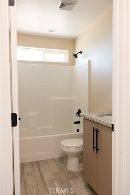 17963 Catalpa Street, Hesperia CA: https://media.crmls.org/medias/d8f32cb7-593a-4871-9f7d-2acff0c9fa58.jpg