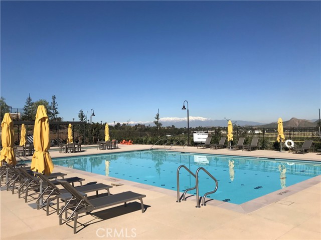 Detail Gallery Image 9 of 18 For 3943 Lavine Way #106,  Corona,  CA 92883 - 3 Beds | 2/1 Baths