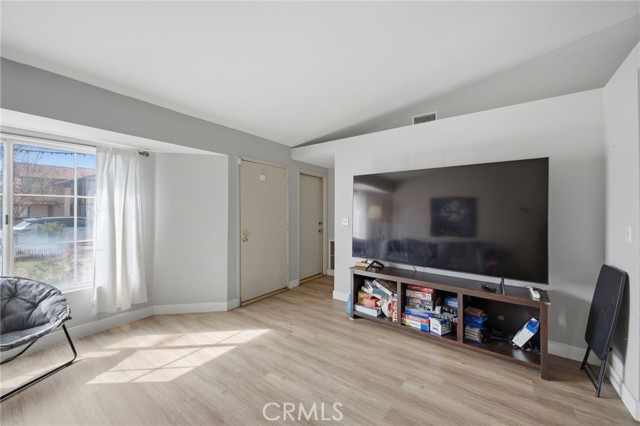 Detail Gallery Image 3 of 54 For 301 Oleander, San Jacinto,  CA 92582 - 4 Beds | 3 Baths