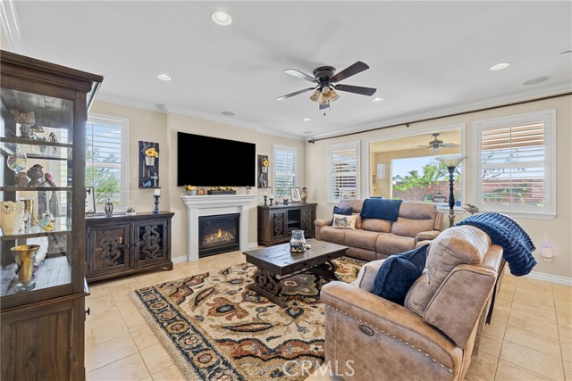 Detail Gallery Image 12 of 55 For 4882 Hawk Ridge Ave, Fontana,  CA 92336 - 4 Beds | 3/1 Baths