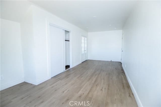 2101 Arlington Avenue, Los Angeles CA: https://media.crmls.org/medias/d8f6e3b0-b762-42f9-87f1-1db8efaf6695.jpg