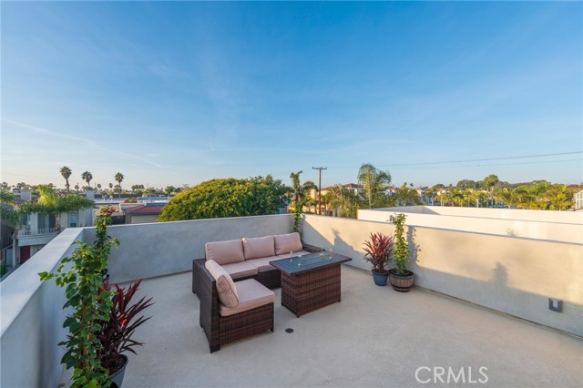 Detail Gallery Image 40 of 49 For 422 20th St, Huntington Beach,  CA 92648 - 3 Beds | 4/1 Baths