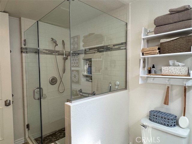 1664 Thunderbird Drive, Seal Beach CA: https://media.crmls.org/medias/d8f76a19-11df-4ee8-99e2-987c71379f43.jpg