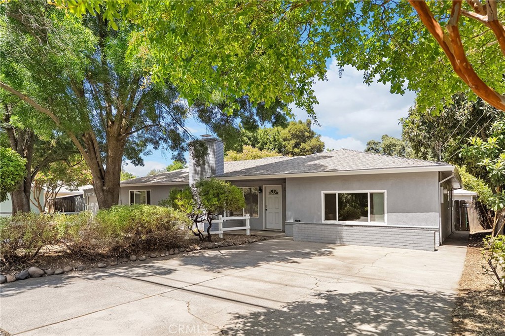 1252 Manzanita Avenue