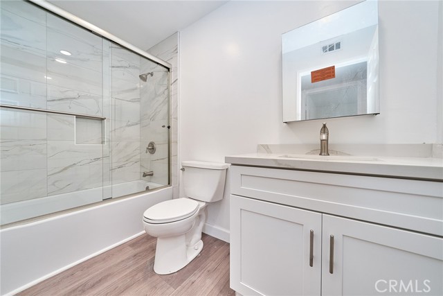 secondary bathroom on bedroom level