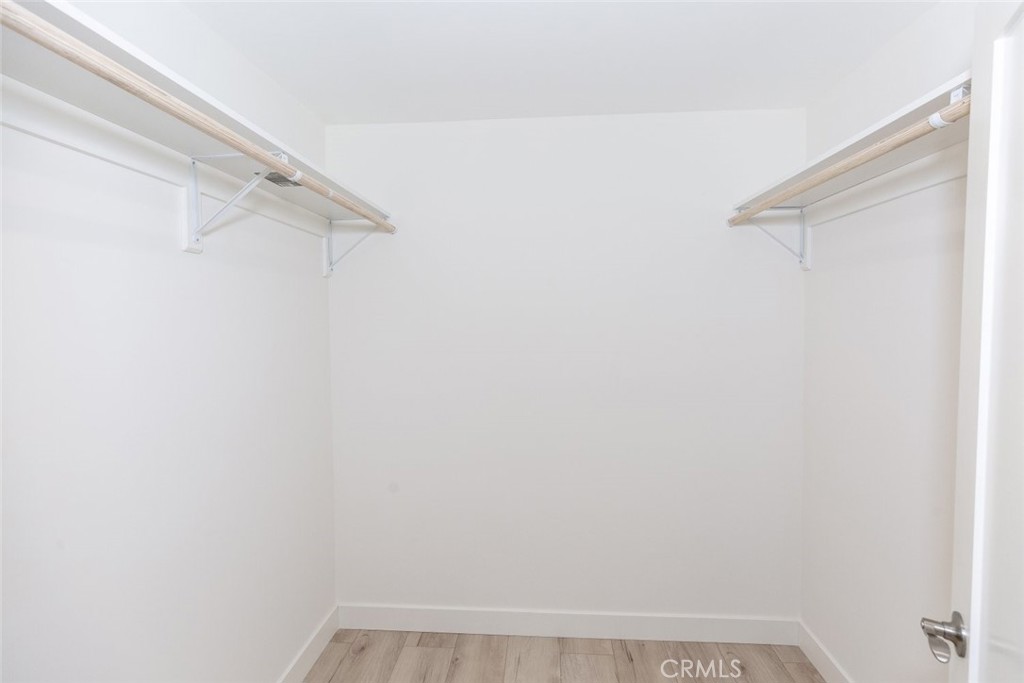 https://media.crmls.org/medias/d8f87701-fa70-4b39-93ef-0d5d50b50c5d.jpg?preset=X-Large