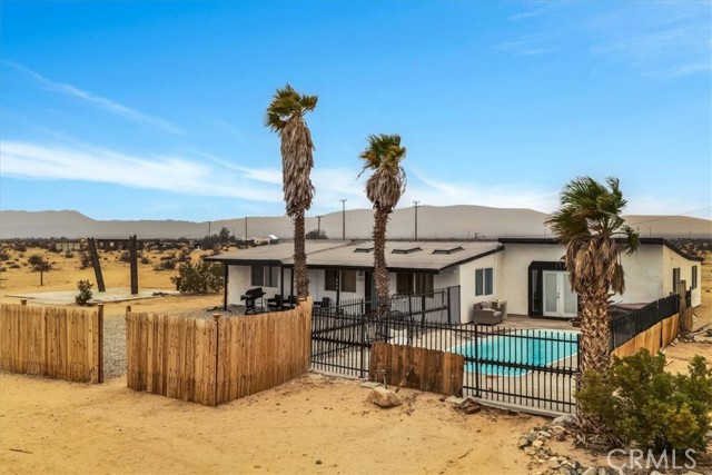 Detail Gallery Image 2 of 44 For 3737 Meriwether Rd, Twentynine Palms,  CA 92277 - 4 Beds | 2 Baths