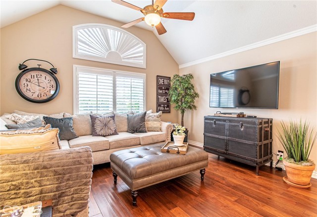 Detail Gallery Image 11 of 66 For 23429 Lane Ct, Valencia,  CA 91354 - 3 Beds | 2/1 Baths
