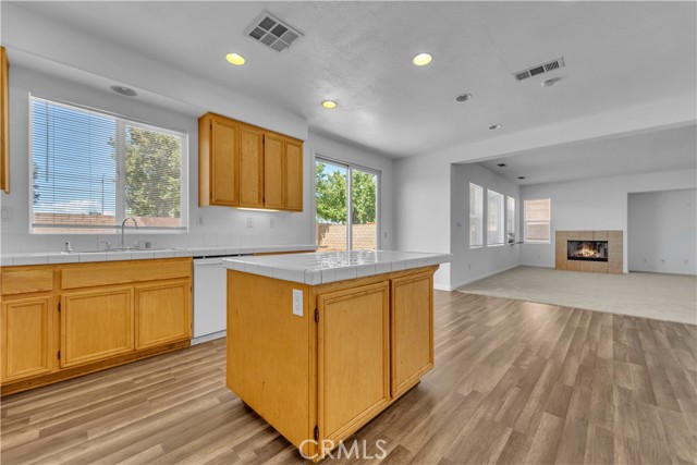 43629 Rucker Court, Lancaster CA: https://media.crmls.org/medias/d8f9fc66-4af9-4ddc-921e-731953f803b6.jpg