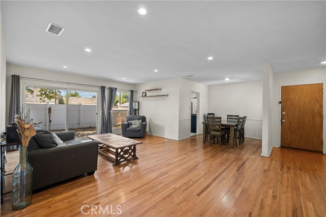 Detail Gallery Image 11 of 36 For 8053 Brimfield Ave, Panorama City,  CA 91402 - 4 Beds | 1/1 Baths