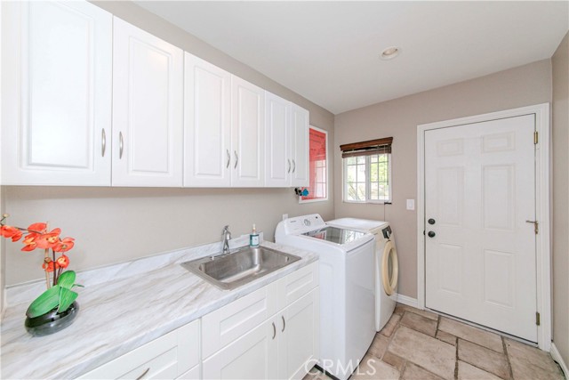 706 Nancy Lane, Fullerton CA: https://media.crmls.org/medias/d8fa7372-8a14-41e5-9290-4116c5ff36fa.jpg