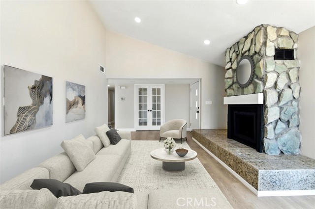 15195 Laguna Avenue, Lake Elsinore CA: https://media.crmls.org/medias/d8fb2a70-5463-4075-be60-680f11860522.jpg