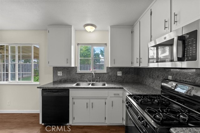 Detail Gallery Image 3 of 21 For 3439 De Anza Ave, Merced,  CA 95348 - 3 Beds | 2 Baths