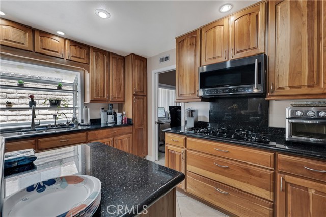 13329 Mission Tierra Way, Granada Hills CA: https://media.crmls.org/medias/d8fc0eb9-23b4-4694-aea4-892a3e1c1e92.jpg