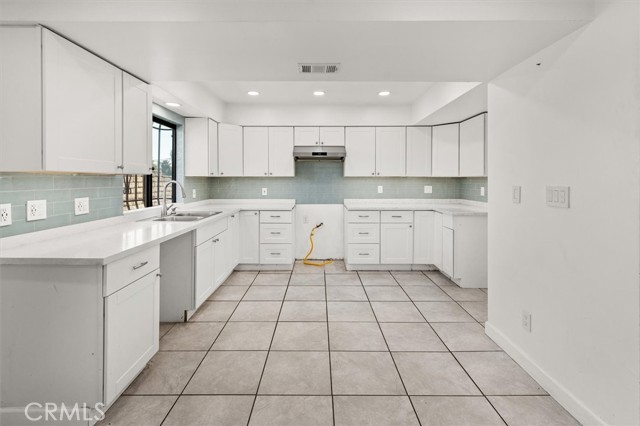 9120 Telfair Avenue, 13 photo 8