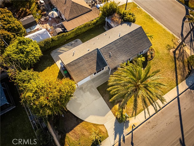Image 15 of 58 For 939 Oak Street