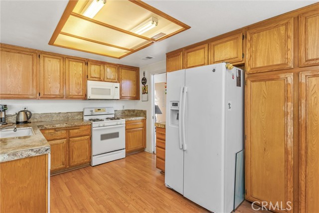 Detail Gallery Image 15 of 41 For 21200 Lands End, Moreno Valley,  CA 92557 - 4 Beds | 3 Baths