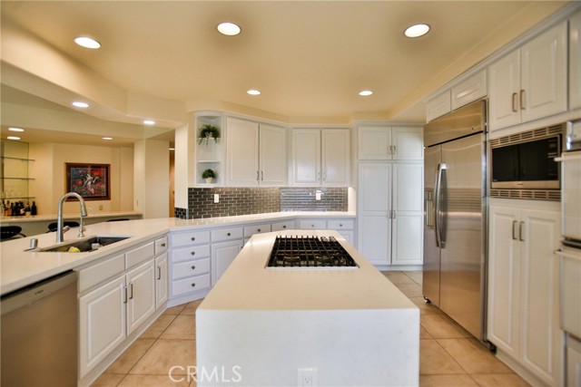 Detail Gallery Image 22 of 42 For 21192 Spurney Ln, Huntington Beach,  CA 92646 - 4 Beds | 4/1 Baths