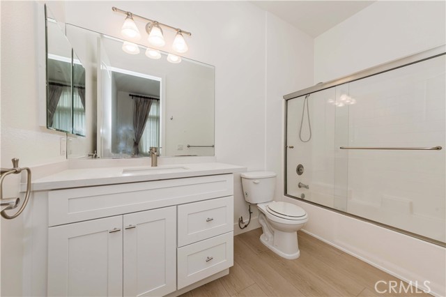 Detail Gallery Image 12 of 16 For 309 S Mariposa Ave #301,  Los Angeles,  CA 90020 - 2 Beds | 2/1 Baths