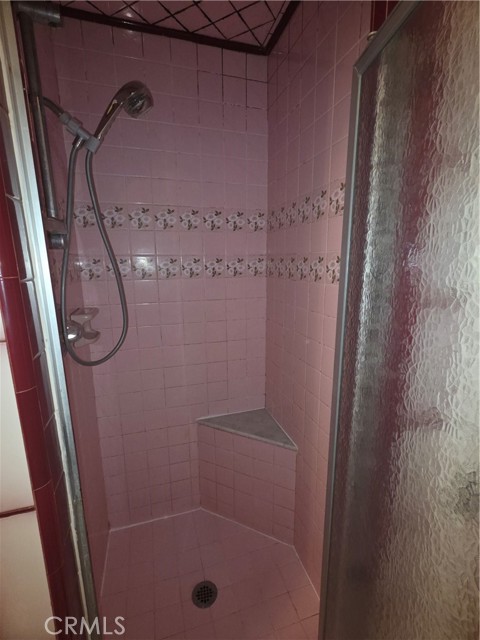 238 S Detroit Street, Los Angeles CA: https://media.crmls.org/medias/d8fffad8-9676-417c-a8ec-db3a358815bd.jpg