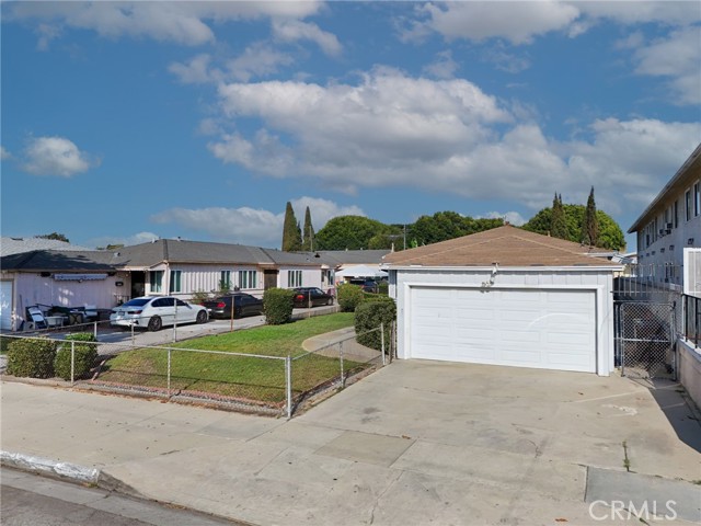 Detail Gallery Image 5 of 16 For 14522 Avis Ave, Lawndale,  CA 90260 - 4 Beds | 2 Baths