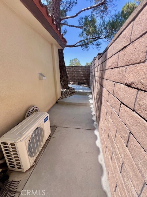 11594 Wedgewood Drive, Apple Valley CA: https://media.crmls.org/medias/d9007a07-a523-47a3-9528-a5b7e284e055.jpg