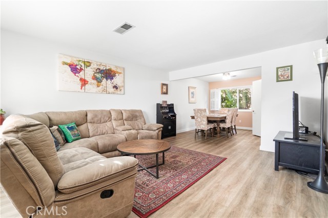 Detail Gallery Image 11 of 37 For 1517 237th, Harbor City,  CA 90710 - 4 Beds | 3 Baths