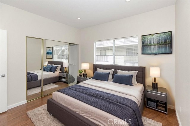 620 N 6th Street, Burbank CA: https://media.crmls.org/medias/d90251f3-be9f-4ed1-8ba1-d8724caee587.jpg