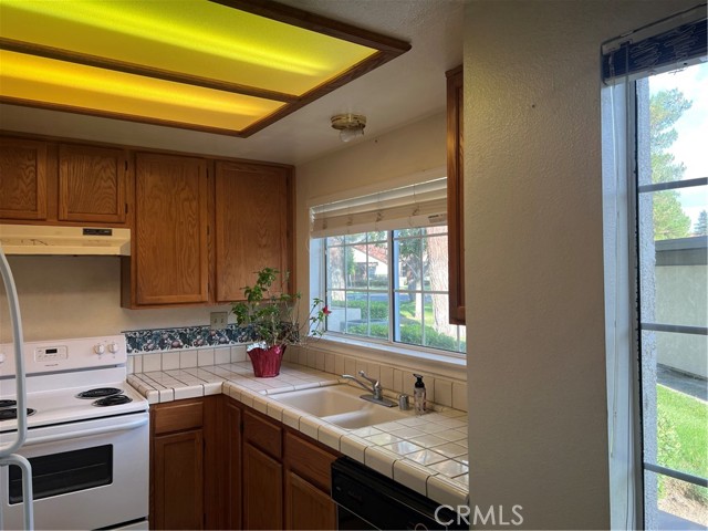 Detail Gallery Image 12 of 27 For 19163 Palo Verde Dr, Apple Valley,  CA 92308 - 2 Beds | 2 Baths