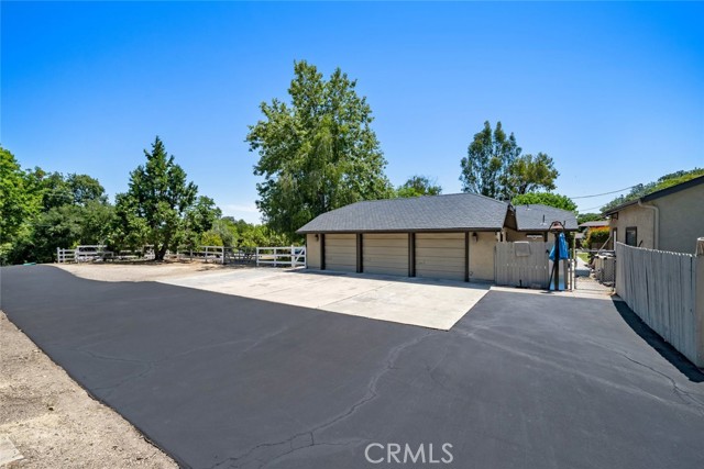 8830 San Gabriel Road, Atascadero CA: https://media.crmls.org/medias/d902a761-5dd4-4fb7-b53d-09d4ab74c798.jpg