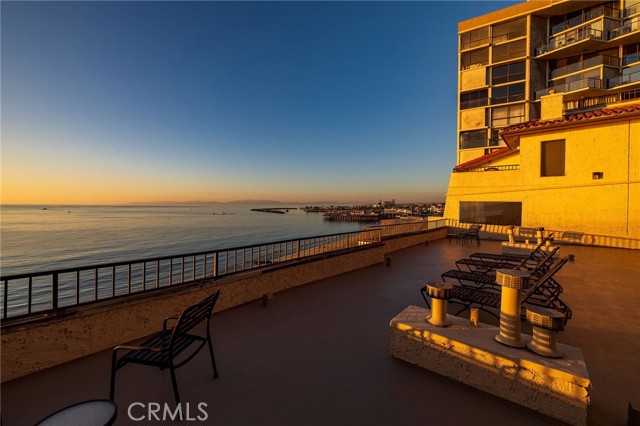 Detail Gallery Image 9 of 44 For 555 Esplanade #320,  Redondo Beach,  CA 90277 - 2 Beds | 2 Baths