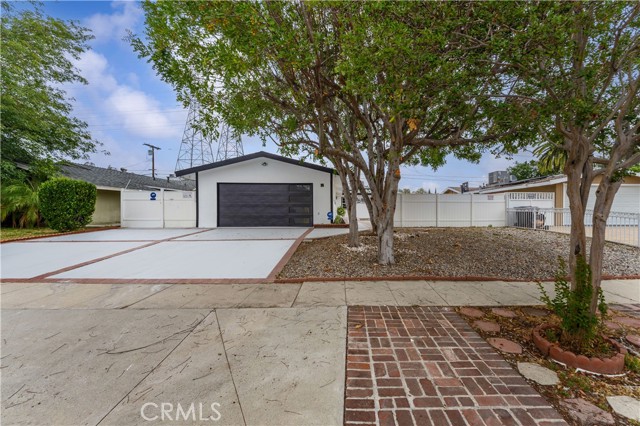 17121 Simonds Street, Granada Hills CA: https://media.crmls.org/medias/d9034cd9-c2e2-40cb-900c-593b2493183f.jpg