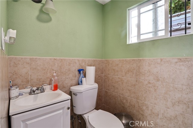 1523 Nadeau Street, Los Angeles, California 90001, ,Commercial Sale,For Sale,1523 Nadeau Street,CRDW24127657