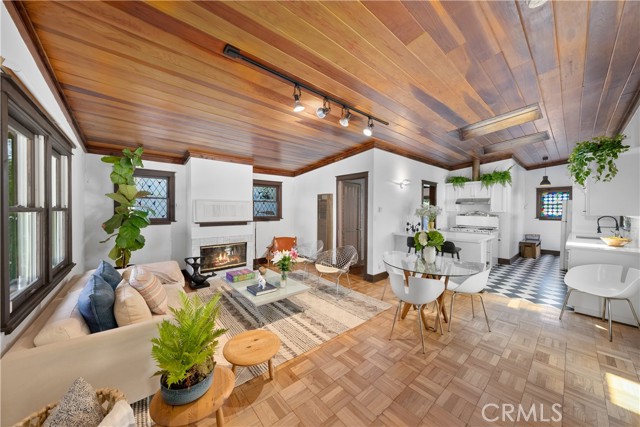 3017 Elm Avenue, Manhattan Beach, California 90266, 2 Bedrooms Bedrooms, ,2 BathroomsBathrooms,Residential,Sold,Elm,SB21199179