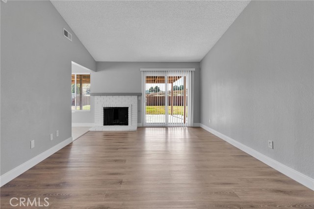 Detail Gallery Image 6 of 49 For 12710 Santa Anita, Victorville,  CA 92395 - 4 Beds | 2 Baths