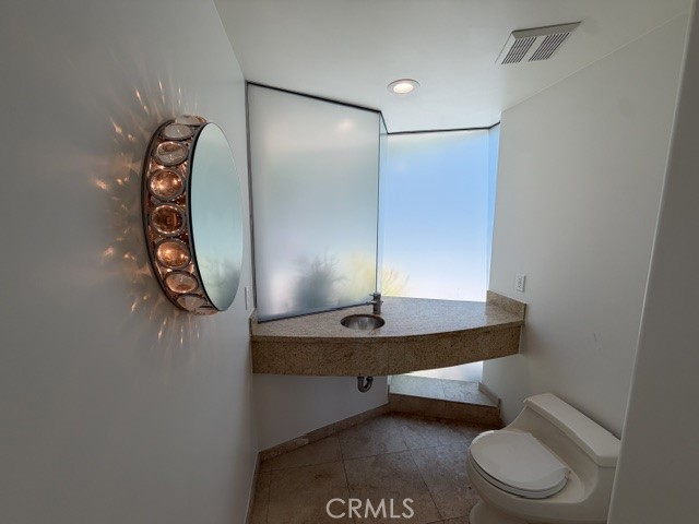 https://media.crmls.org/medias/d90509e9-56e8-4af0-b4df-9f84cfab7624.jpg?preset=X-Large