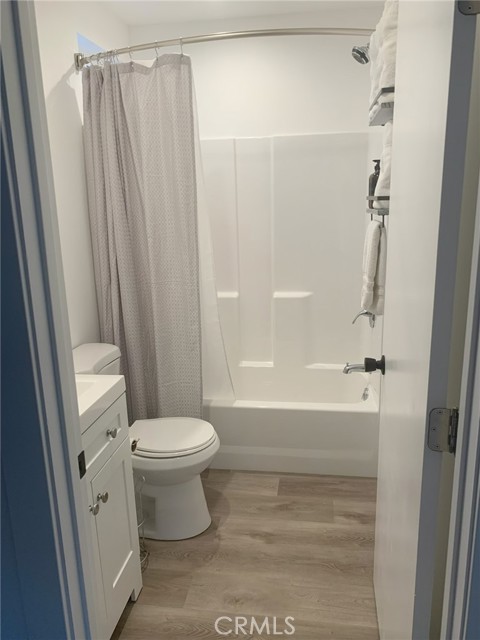 Detail Gallery Image 34 of 37 For 20933 Hemmingway St, Canoga Park,  CA 91304 - 4 Beds | 3 Baths