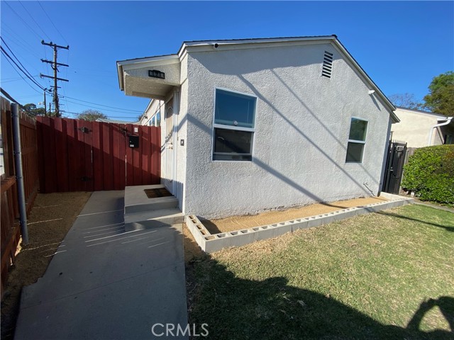 121 E Bort Street, Long Beach CA: https://media.crmls.org/medias/d90606ad-d710-4cc7-82fb-8b1ae717dfb2.jpg