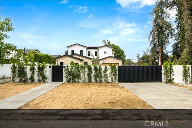 Detail Gallery Image 2 of 54 For 5929 Melvin Ave, Tarzana,  CA 91356 - 5 Beds | 6 Baths