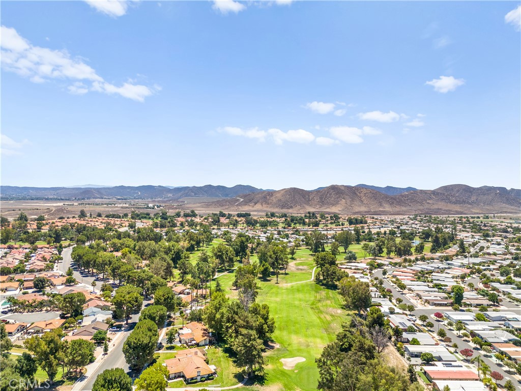 https://media.crmls.org/medias/d906cb97-d382-4e87-9e28-34d5d361079e.jpg?preset=X-Large